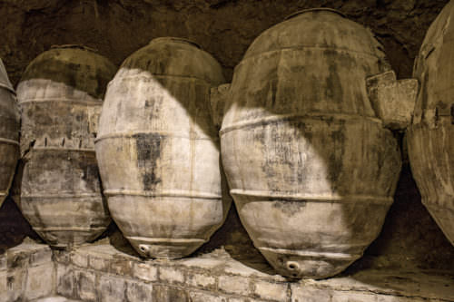 Alte Weinamphoren in Requena - Vino Culinario